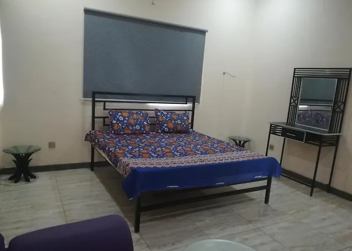 Saya Hostel And Hotel